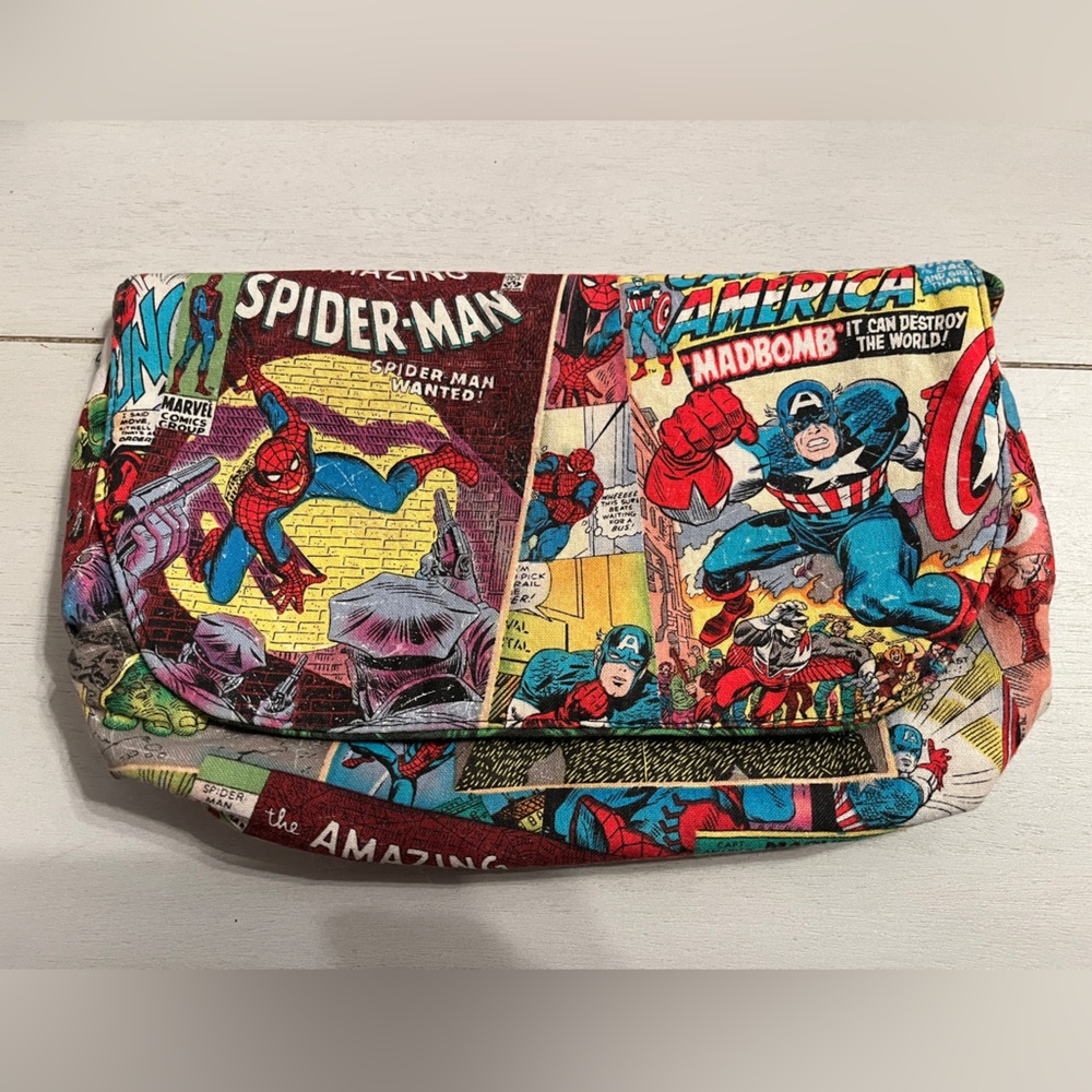 2 Marvel Comics bag (small pocketbook and travel bag)